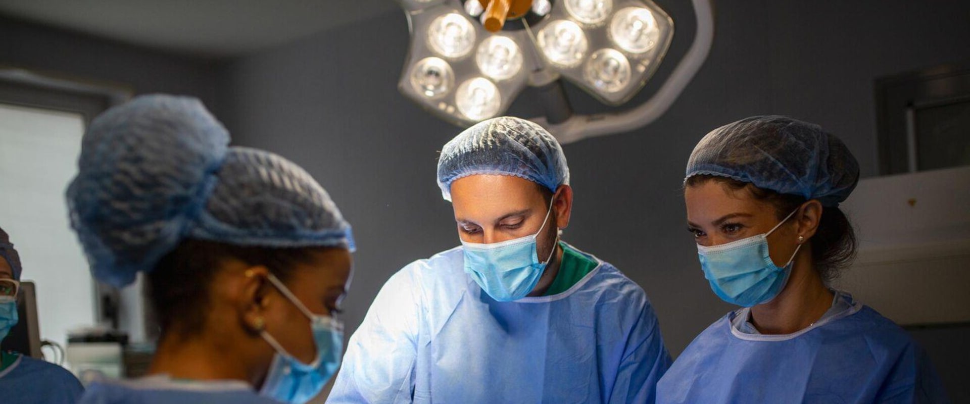 Choosing a Qualified Surgeon: The Ultimate Guide